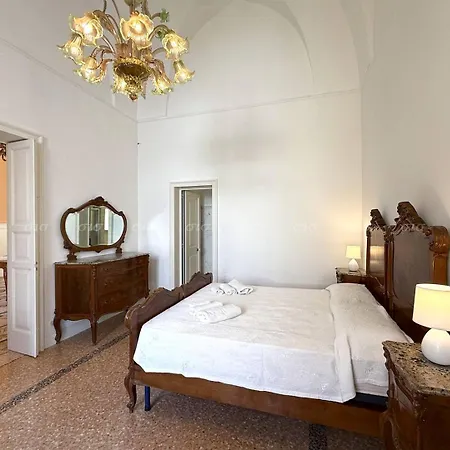 Degli Angeli فيلة *